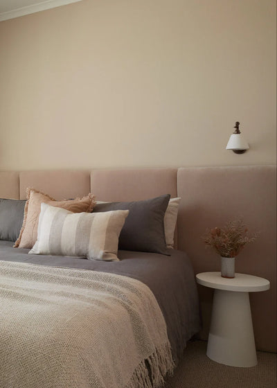 Mod wall light with extended arm