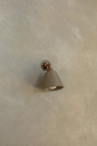 Mod wall light with knuckle