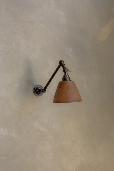 Mod wall light with extended arm