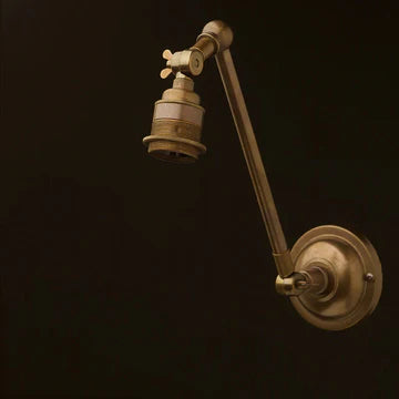 Mod wall light with extended arm