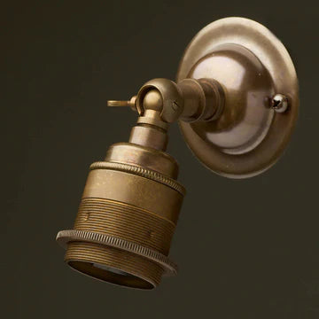 Mod wall light with knuckle