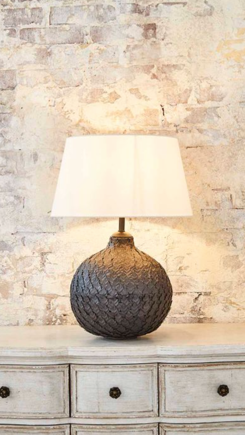 Gadsden Leaf Black Table Lamp