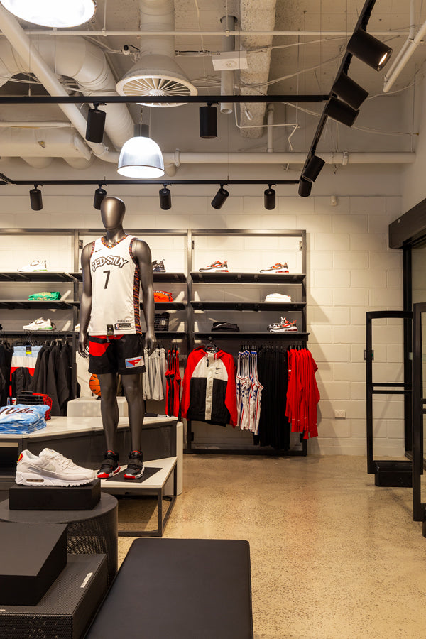 Kobe 15W White/Black Trim Track Light