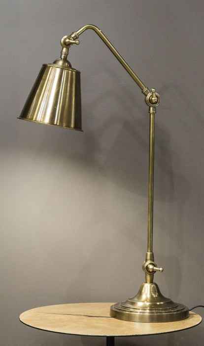 Traditional brass table hot sale lamp